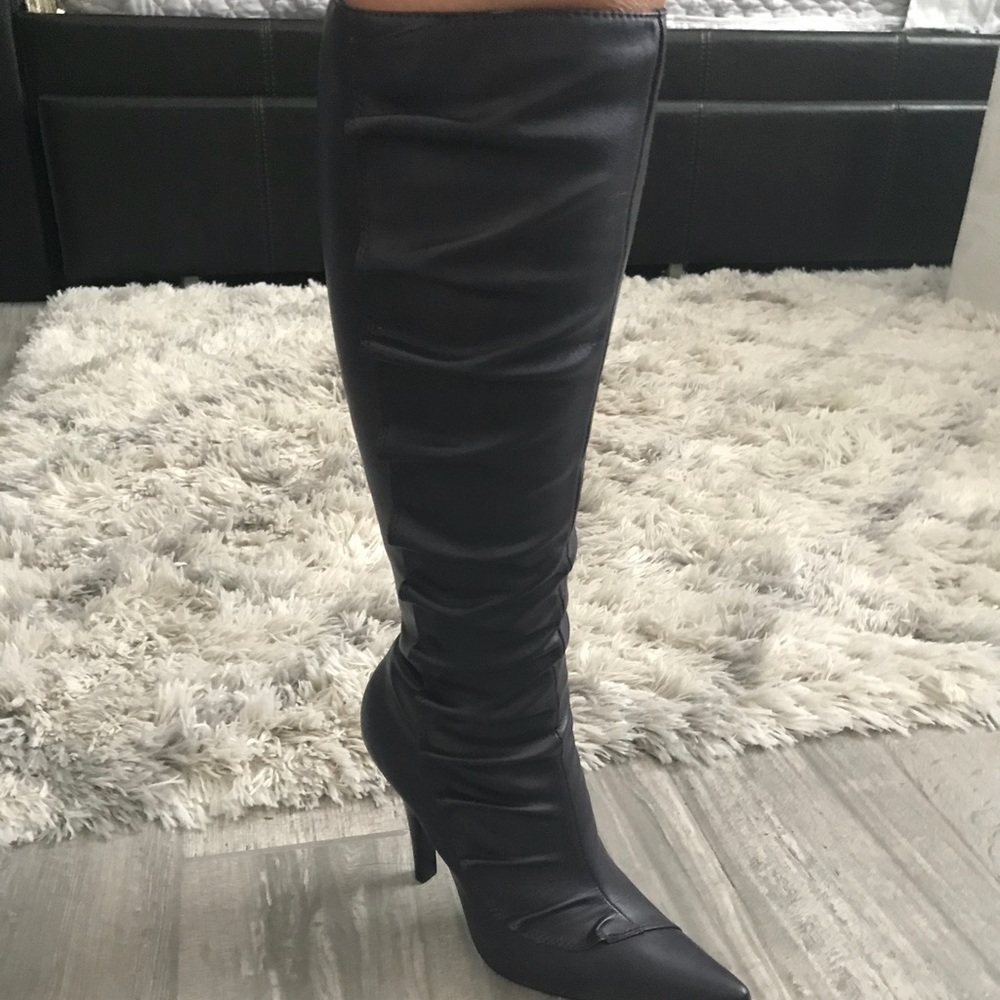 Plum purple “Ruffle” knee-high boots *Brand new